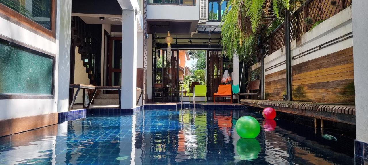 33 Poshtel (Adults Only) Hotel Chiang Mai Exterior foto