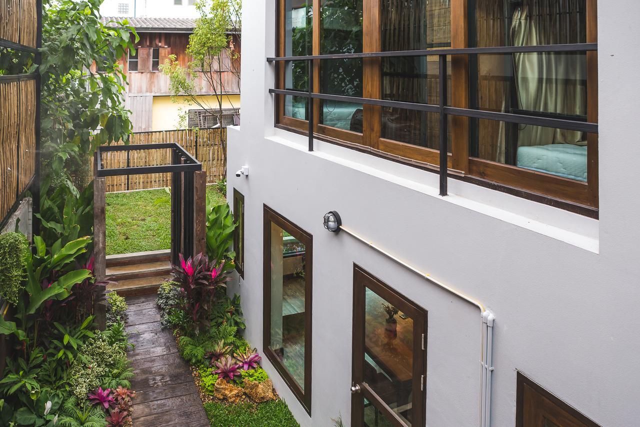 33 Poshtel (Adults Only) Hotel Chiang Mai Exterior foto