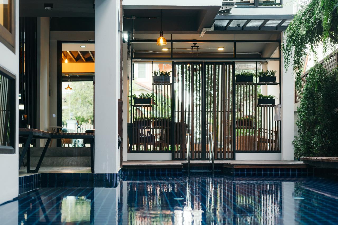 33 Poshtel (Adults Only) Hotel Chiang Mai Exterior foto